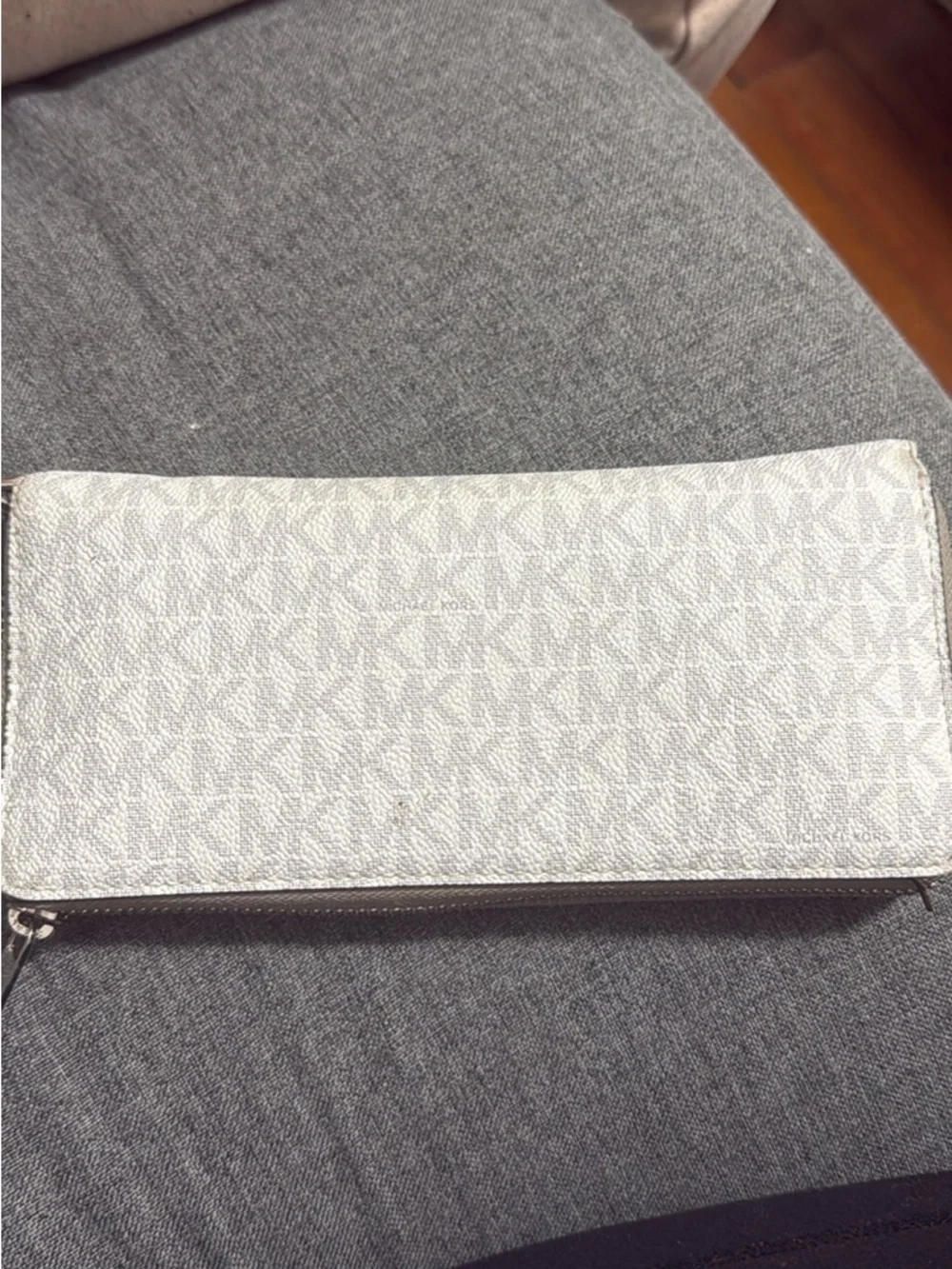 Michael Kors Zip-Around Wallet - Picture 2 of 4